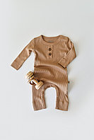 Salopeta cu maneca lunga si pantaloni lungi din bumbac organic si modal - Maro BabyCosy (Marime: 18-24 Luni)