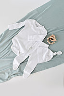 Set 3 piese: body cu maneca lunga, pantaloni lungi cu botosei si caciulita din bumbac organic si modal - Alb,