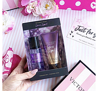 Set de parfumuri cadou Victoria`s Secret Loțiune de dragoste și spray pentru corp 2*75 ml