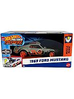 Hot Wheels Pull-back Speeders 1969 Ford Mustang (1:43) (hwh33) -