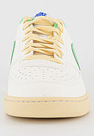 Nike - Pantofi cu perforatii pentru baschet Court Vison, Alb, 9