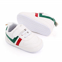 Adidasi albi cu insertie rosie si verde (Marime Disponibila: 9-12 luni (Marimea 20 incaltaminte))