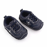 Adidasi bleumarine cu steluta argintie (Marime Disponibila: 3-6 luni (Marimea 18 incaltaminte))
