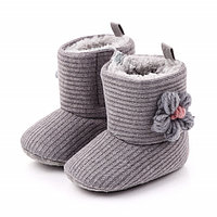 Cizmulite gri - Floricica crosetata (Marime Disponibila: 3-6 luni (Marimea 18 incaltaminte))