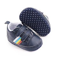 Pantofiori sport bebelusi bleumarine cu dungi multicolore (Marime Disponibila: 3-6 luni (Marimea 18