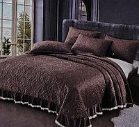 Cuvertura pentru pat dublu, Set 3 piese, Catifea cu Volanase, 230 x 250 cm, Maro