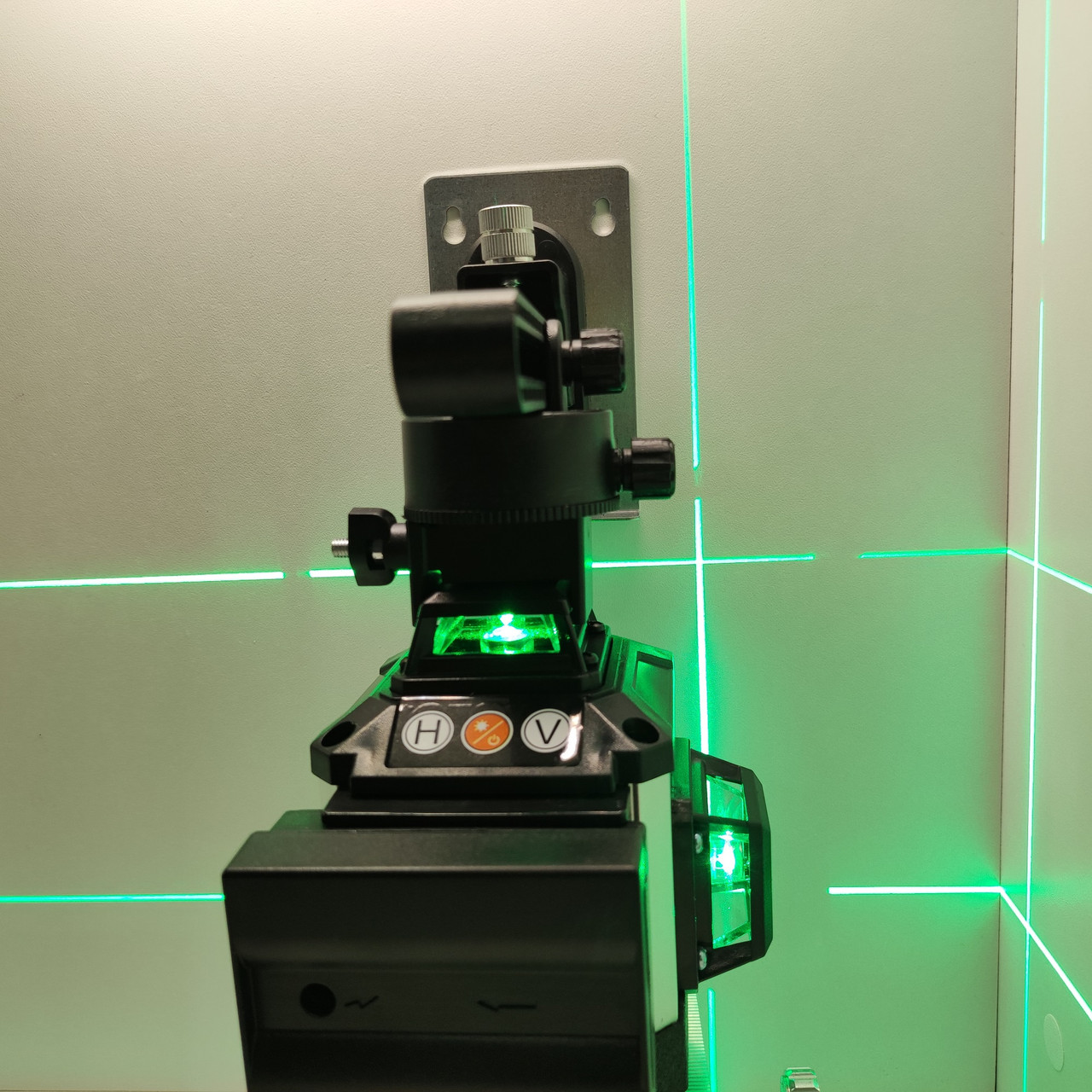 Nivela laser profesionala 4D GIDA-CRIS GC018, 4x360º, raza de actiune 30 m, functie de autonivelare - foto 9 - id-p90156913