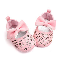Pantofiori roz cu model ajurat si fundita aplicata (Marime Disponibila: 12-18 luni (Marimea 21 incaltaminte))