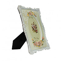 Rama Foto Romantica Cu Trandafirasi Si Interior Oval H 25 cm
