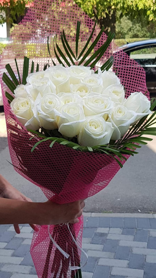 Buchet 17 trandafiri albi - foto 1 - id-p97857374
