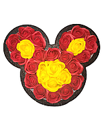 Aranjament Floral din 24 Trandafiri din Sapun, rosu si negru in Forma de Mickey Mouse