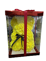 Ursulet din flori trandafiri de sapun, Galben, 25 cm, Handmade, Cutie transparenta