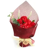 Buchet de Flori Rosii de Sapun