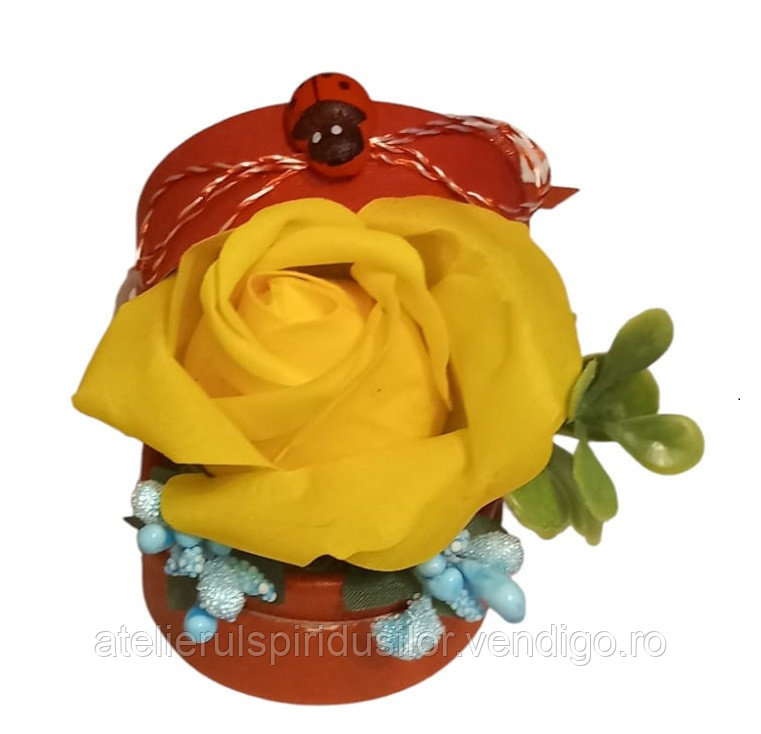 Martisor cu trandafir de sapun parfumat galben - foto 1 - id-p102668956