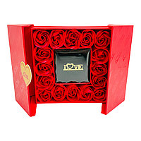 Cadou Elegant , žLove, , aranjament floral 18 trandafiri sapun, rosu, compartiment bijuterii, punguta