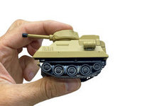 Masinuta militara inductiva,model tanc,design army, merge pe linia trasata de marker, baterii incluse,