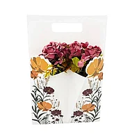 Aranjament floral deosebit cu buchet de trandafiri si flori de camelie, visiniu, 34Ã 23 cm