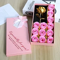 Cutie trandafir auriu pentru Valentines Day Love Box cu 12 trandafiri roz din sapun