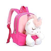 Ghiozdan gradinita roz aprins cu design si papusa unicorn