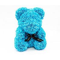 Ursulet imbracat cu trandafiri de sapun in cutie 35cm, bleu
